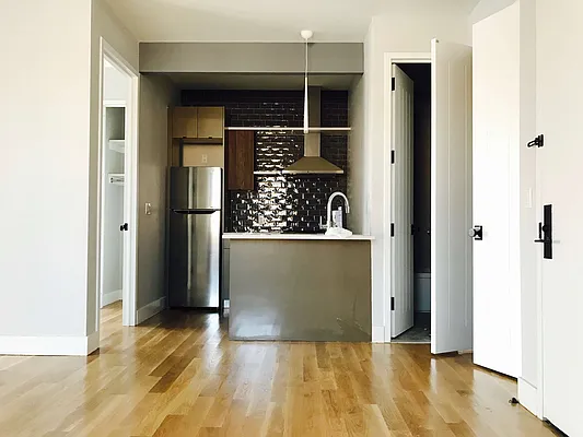 Rented by Nooklyn NYC LLC | media 38