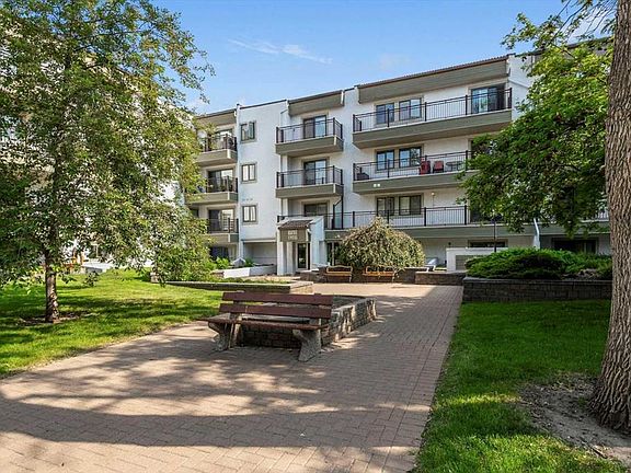 4th image of 723 W 57th Ave SW #102