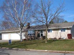 700 Crestview Dr, Traer, IA 50675