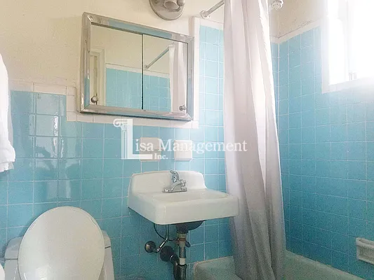 Rented by Lisa Management | media 26