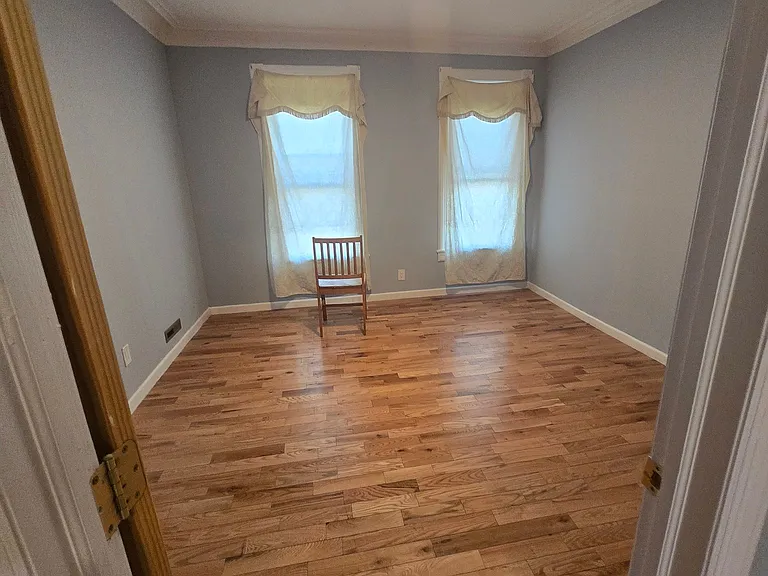 1013 Stark St #1 — Photo 4