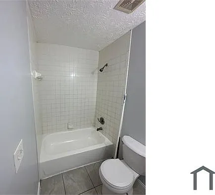 1430 W 18th St — Photo 25