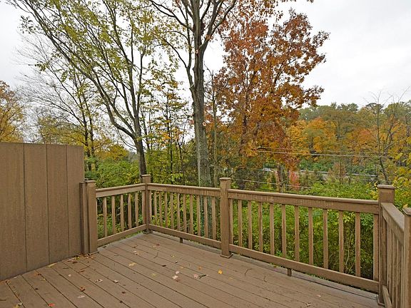 4th image of 908 Woodlyn Dr N