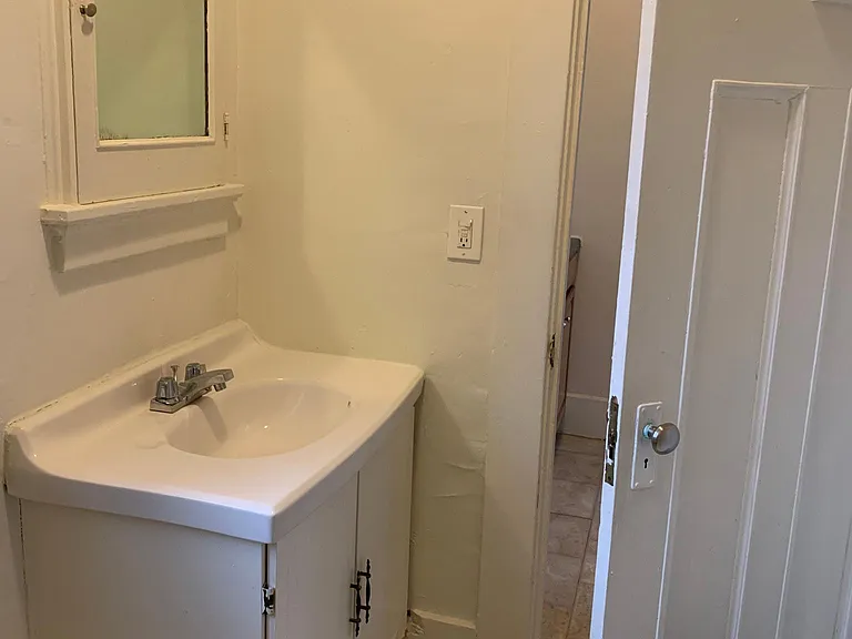 132 S Union St #7 — Photo 11