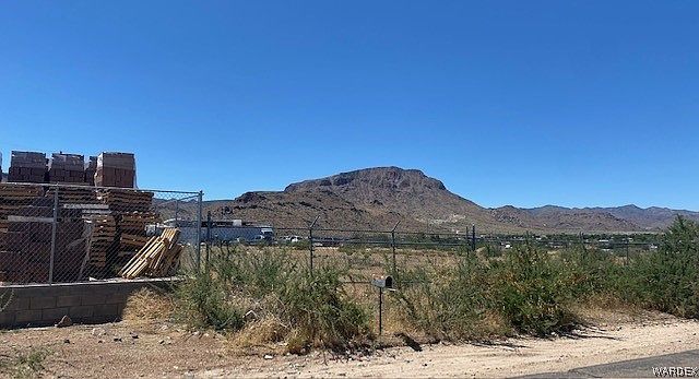 2nd image of 4565 N Sierra Road
