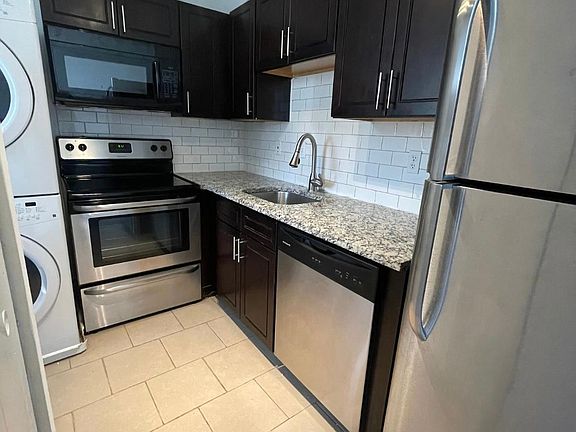 4th image of 605 Clara Ave #305