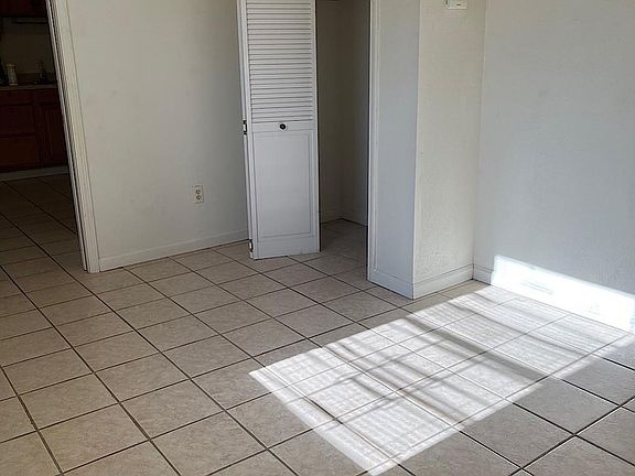 5th image of 2626 Eagle St