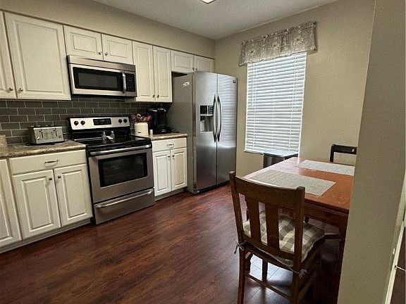 4th image of 2570 Bridgewood Dr