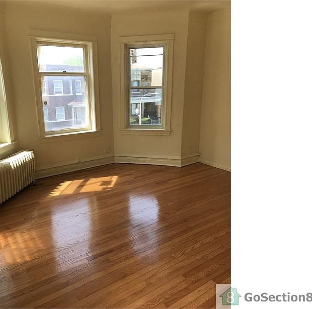 2nd image of 903 N Long Ave