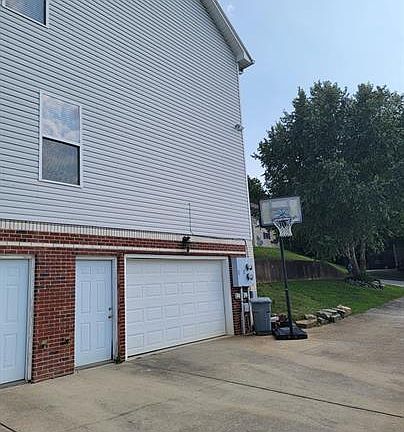 3rd image of 3517 Walnut Grove Ln NE