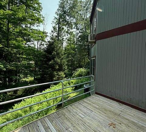 5th image of 111 Little Doe Ln