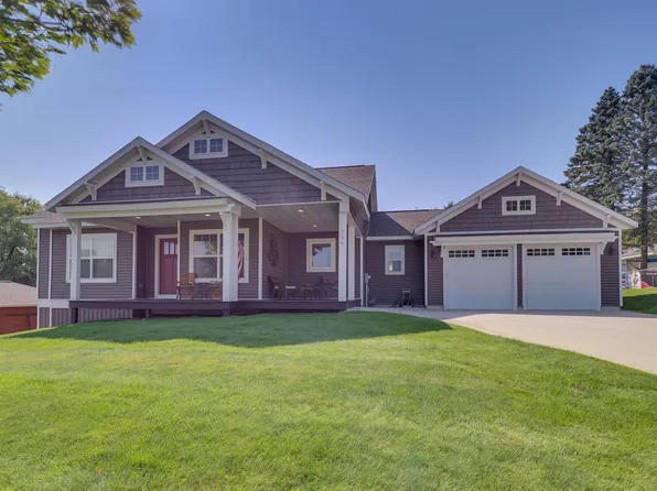 706 Robinson St, Manistee, MI 49660