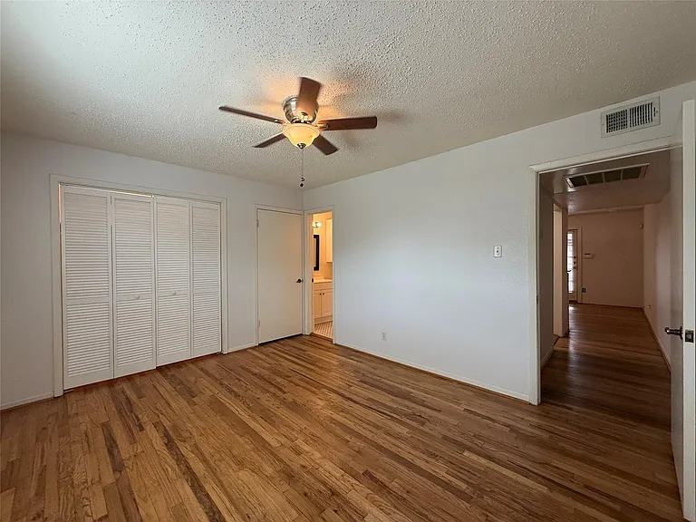 1801 Cortlandt St #17 — Photo 21