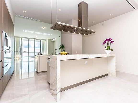 3rd image of 18501 E Collins Ave #1503