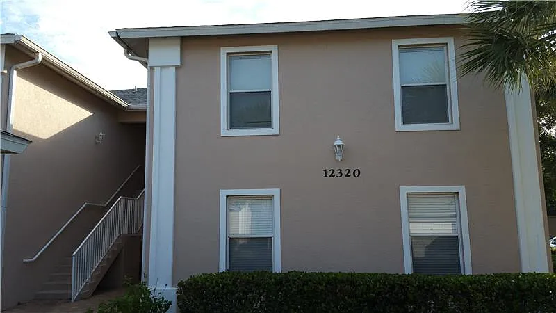 3 bed, 1900 sqft, $2,150 — Photo 2