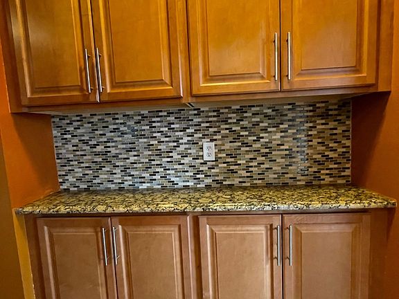 2nd image of 399 Union St APT 2R