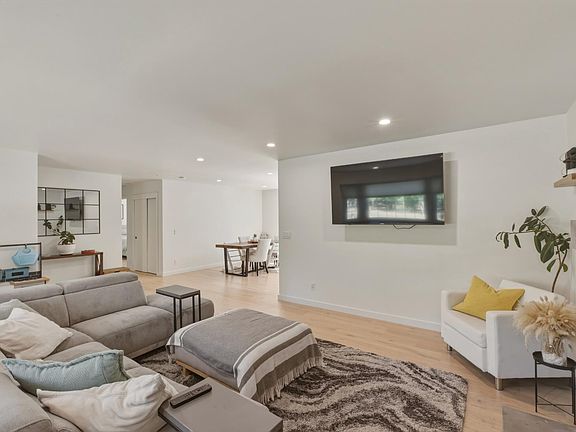 5th image of 19356 Lovall Valley Court