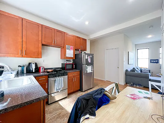 Rented by Compass | media 22