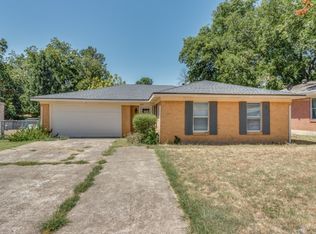807 W State St, Terrell, TX 75160