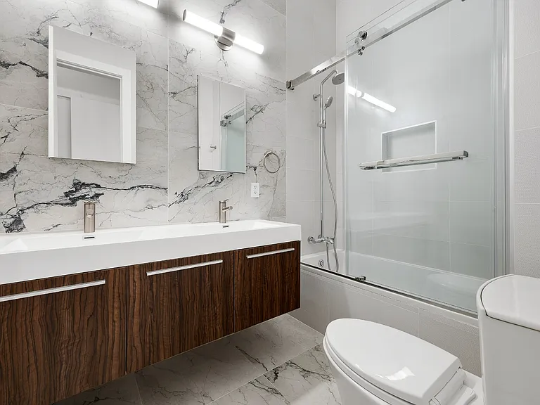 233 E 60th St #1 — Photo 13
