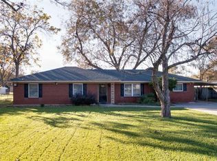 334 S College St, Pilot Point, TX 76258