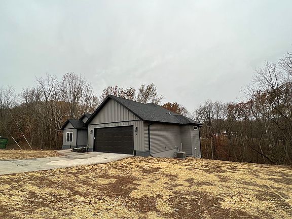 3rd image of 54 Olmsted Ln