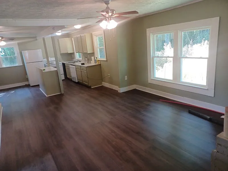 3 bed, 1581 sqft, $1,800 — Photo 4