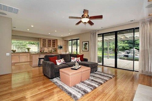 5th image of 11412 Huntington Village Ln