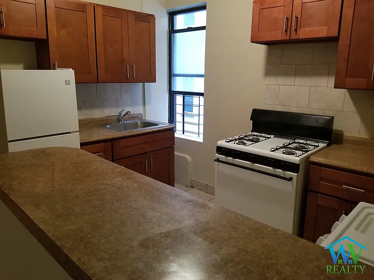 2376 Ryer Ave #B1 — Photo 11