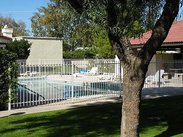 1251 E Bluebell Ln — Photo 2