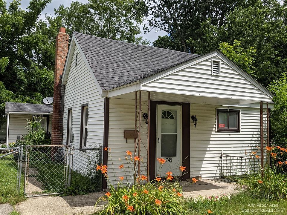 1st image of 749 Mildred St