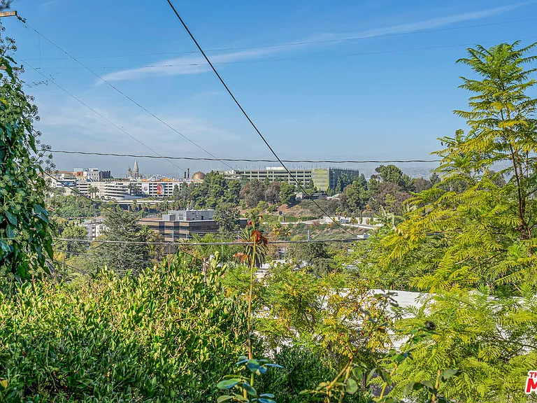 3331 Bennett Dr — Photo 6