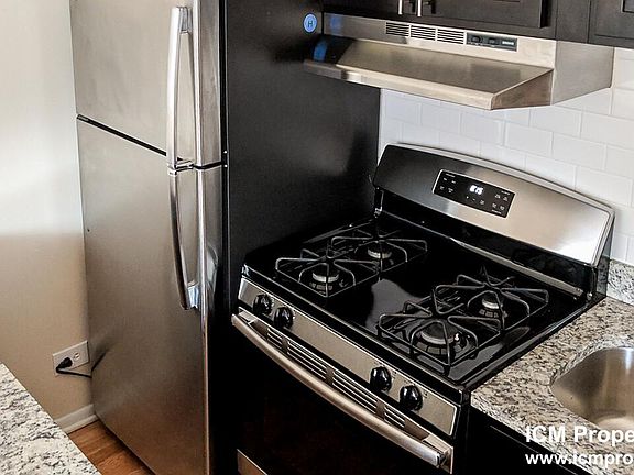 2nd image of 2523 N Lincoln Ave #B4