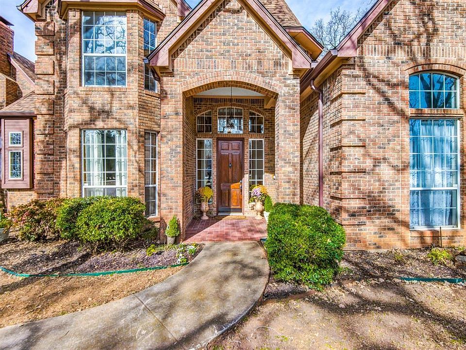 1st image of 110 Fawn Hollow Dr