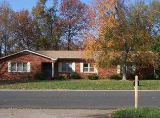1518 Canterbury Dr, Murray, KY 42071