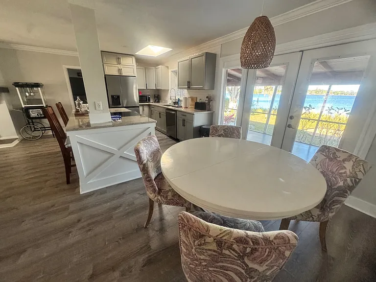 734 Memorial Dr — Photo 20
