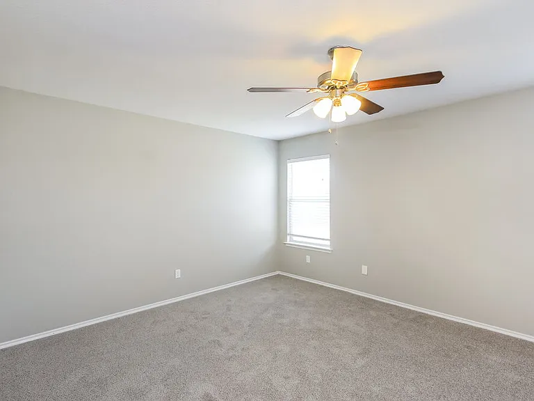 714 Nichols Dr — Photo 13