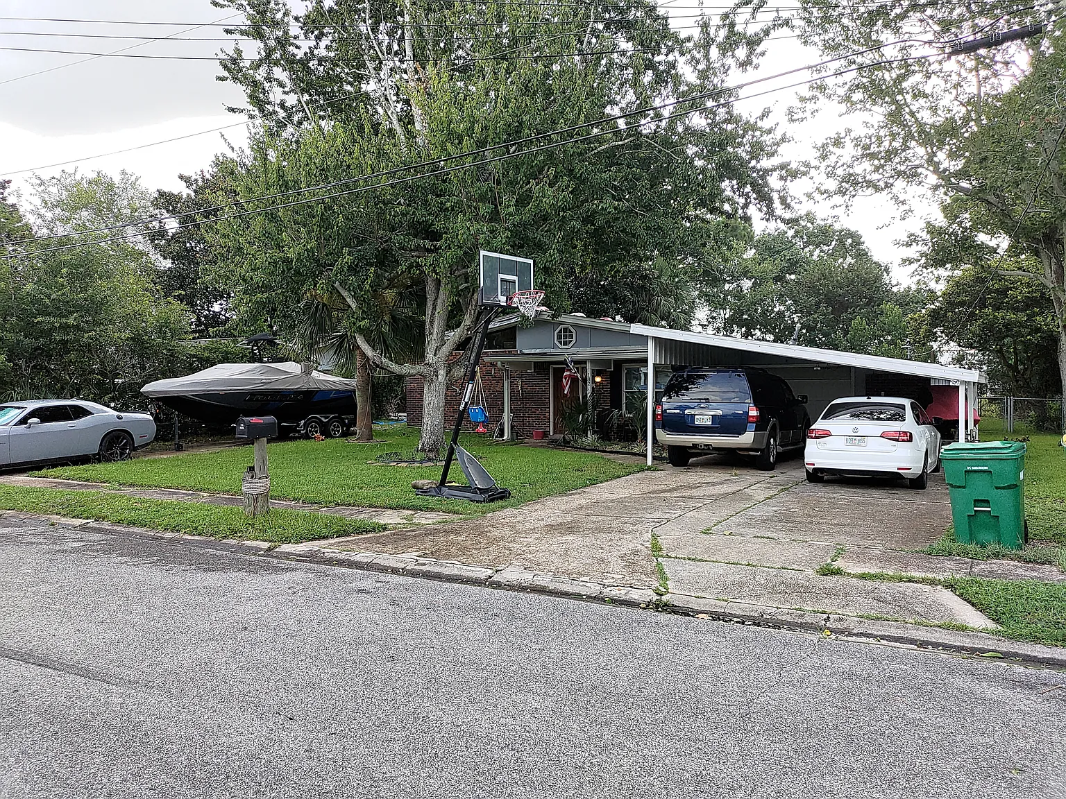3 bed, 1235 sqft, $2,200 — Photo 1