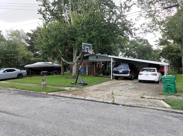 182 Brewer Cir, Mary Esther, FL 32569
