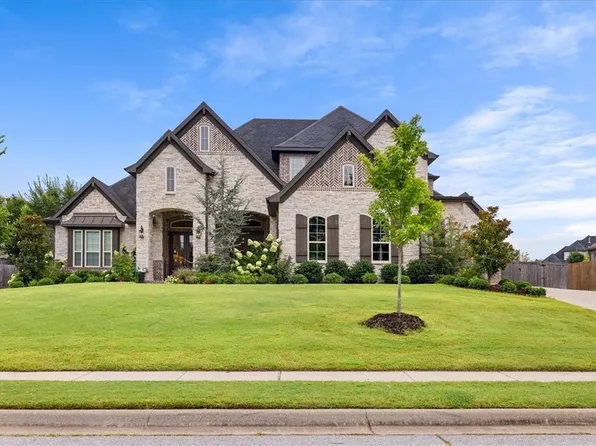 404 Torrance Dr, Cave Springs, AR 72718