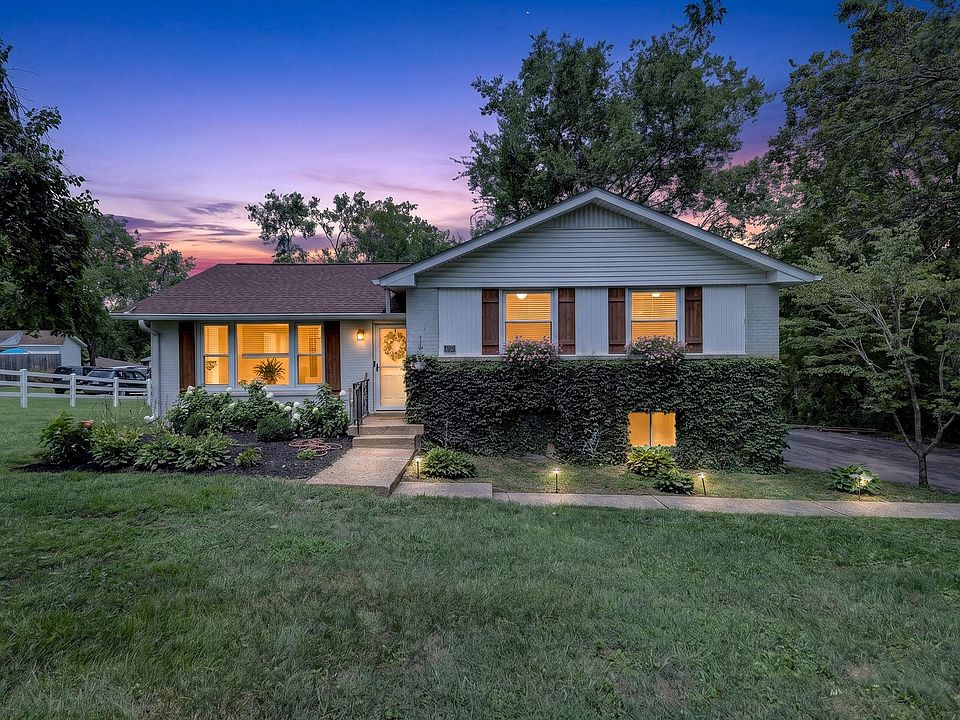 1st image of 302 Dorr Dr