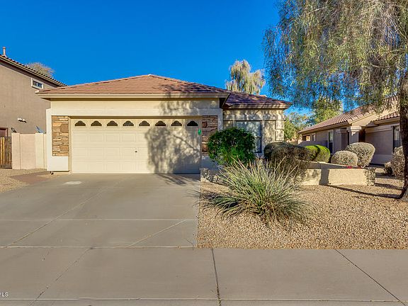 2nd image of 2033 S Boca Cir