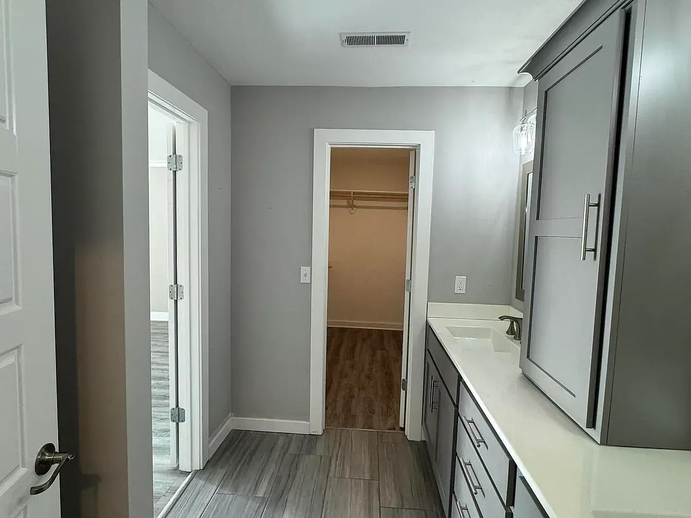 3 bed, 2.5 bath, 1758 sqft, $2,500 — Photo 1