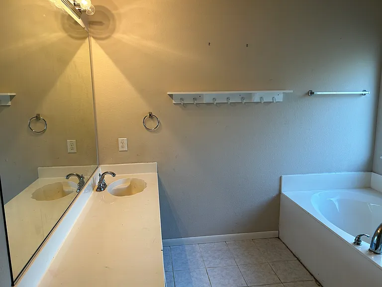 12608 Clarksburg Trl — Photo 22