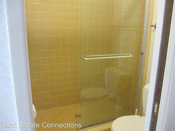 2nd image of 1016 Hyde Ave