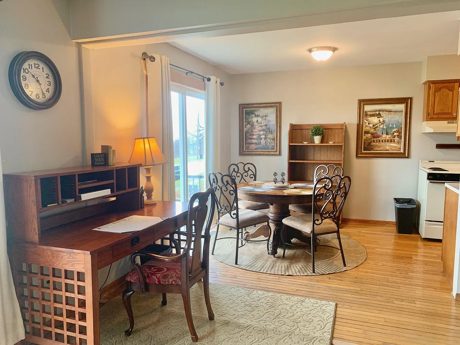 2 bed, 1000 sqft, $1,700 — Photo 2