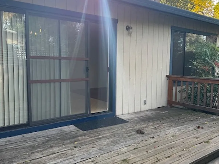 1678 E St — Photo 19