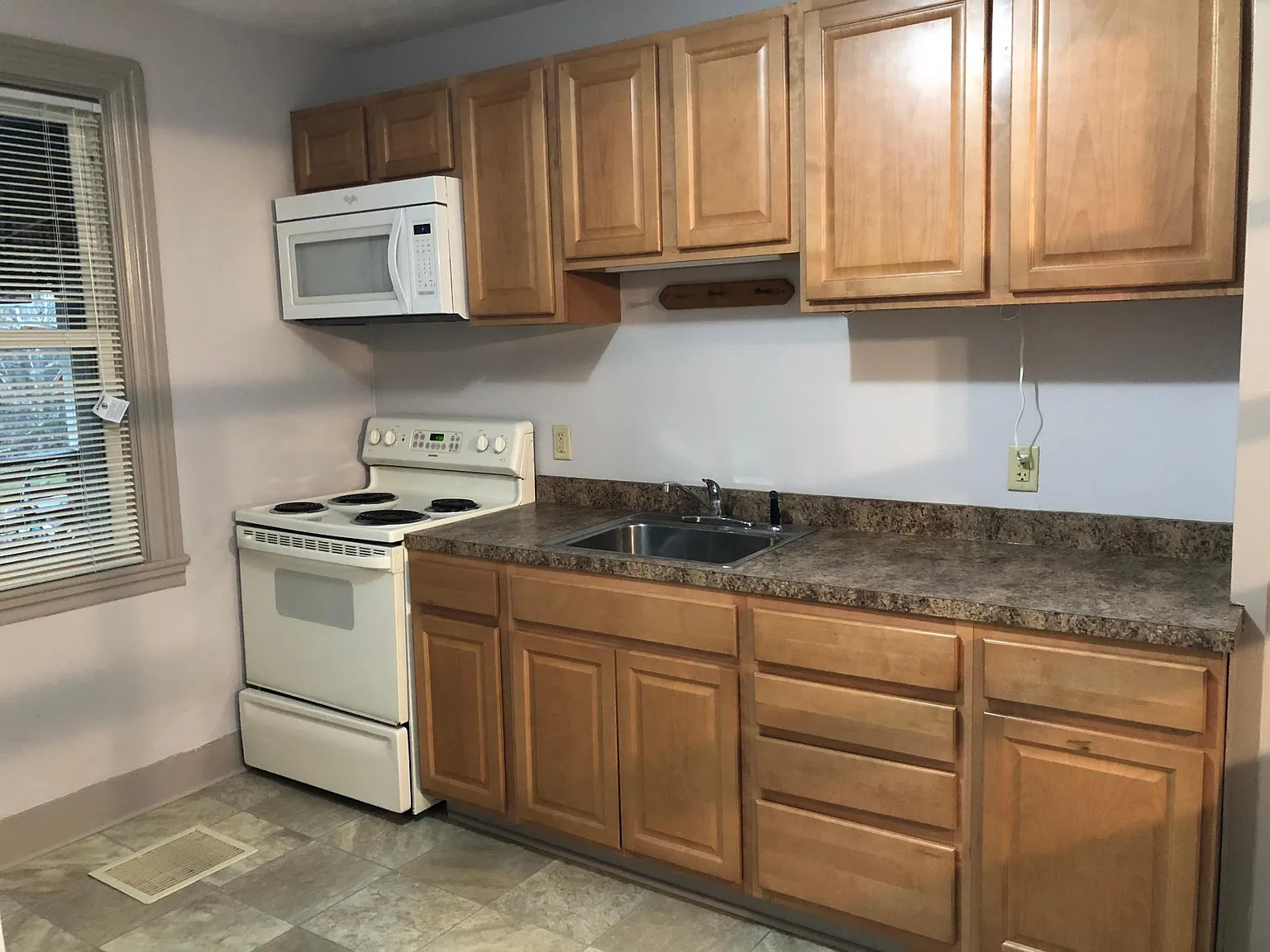 2 bed, $995 — Photo 2