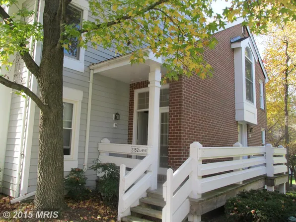 3152 N Covewood Ct, Falls Church, VA 22042
