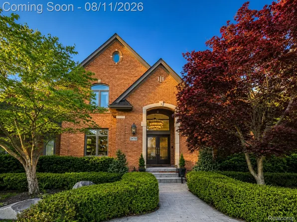 24750 Franklin Farms Dr, Franklin, MI 48025